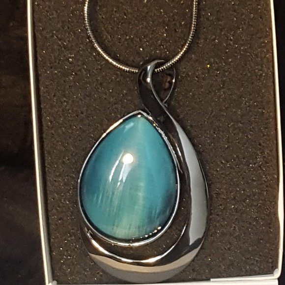 Lia Sophia Jewelry - Lia Sophia Deep Sea Pendant Necklace NIB